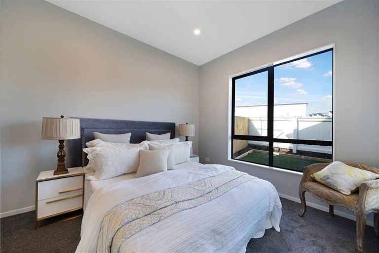 Photo of property in 42 Neretva Avenue, Massey, Auckland, 0614