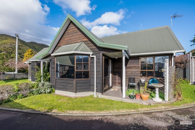 Photo of property in 2/342 Riverside Drive, Fairfield, Lower Hutt, 5011