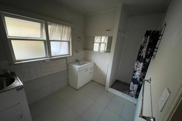 Photo of property in 32 Walpole Avenue, Hillpark, Auckland, 2102