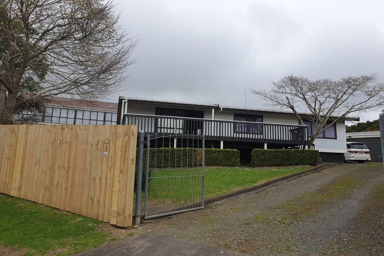 Photo of property in 13 Banyan Drive, Totara Heights, Auckland, 2105