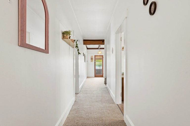 Photo of property in 18 Parsons Street, Saint Johns Hill, Whanganui, 4501