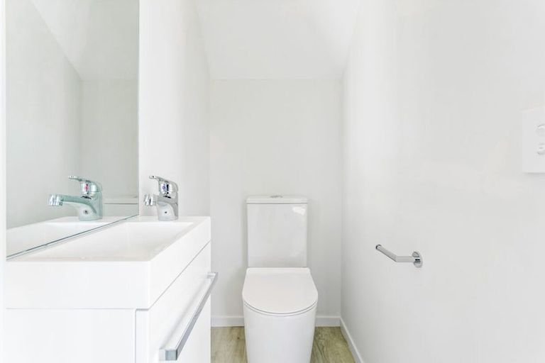 Photo of property in 2/23 View Road, Papakura, 2110