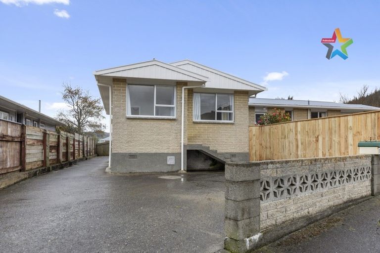 Photo of property in 15a Pencarrow Crescent, Wainuiomata, Lower Hutt, 5014