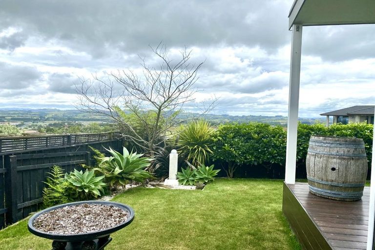Photo of property in 72 Anzac Road, Pukekohe, 2120