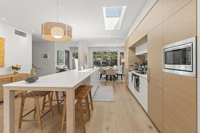 Photo of property in 49b Mcdougall Avenue, St Albans, Christchurch, 8014