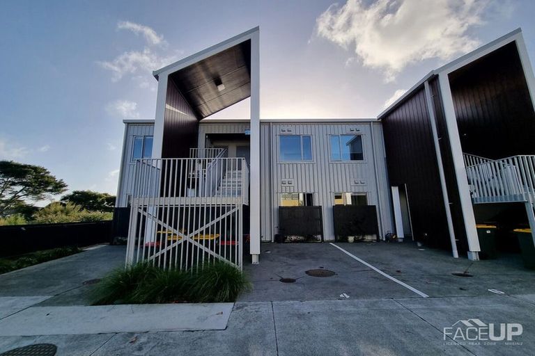 Photo of property in 4/28 Nevill Road, Hobsonville, Auckland, 0616