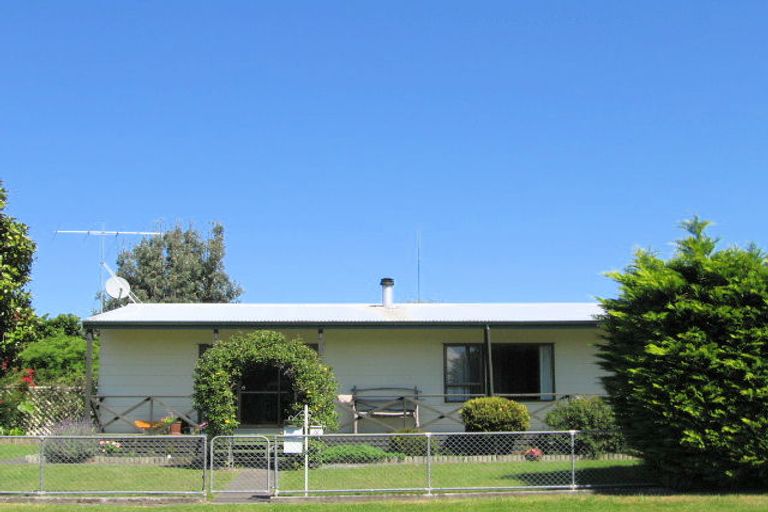 Photo of property in 16 Riperata Street, Riverdale, Gisborne, 4010