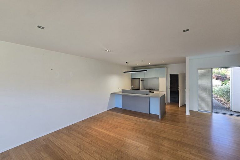 Photo of property in 38 Saddleback Grove, Karori, Wellington, 6012