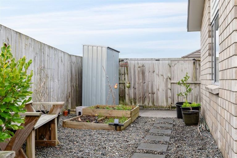 Photo of property in 16 Teatree Close, Huntington, Hamilton, 3210