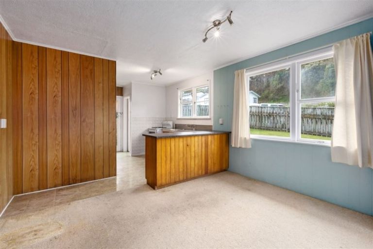 Photo of property in 57 Arahura Crescent, Waitangirua, Porirua, 5024