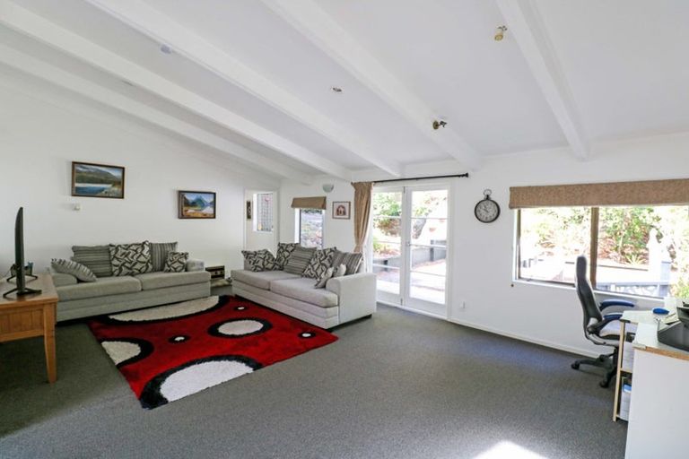 Photo of property in 7c Tiniroa Grove, Silverstream, Upper Hutt, 5019