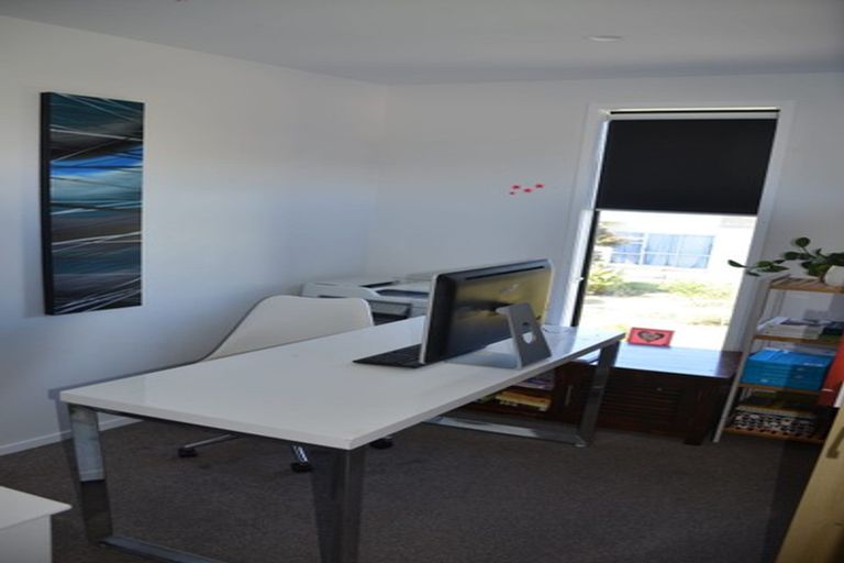 Photo of property in 32a Aubrey Street, New Plymouth, 4310