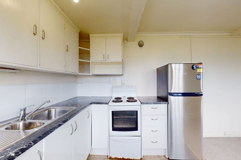 Photo of property in 88 Kelburn Parade, Kelburn, Wellington, 6012