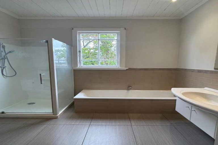 Photo of property in 516 Fitzroy Avenue, Hastings, 4122