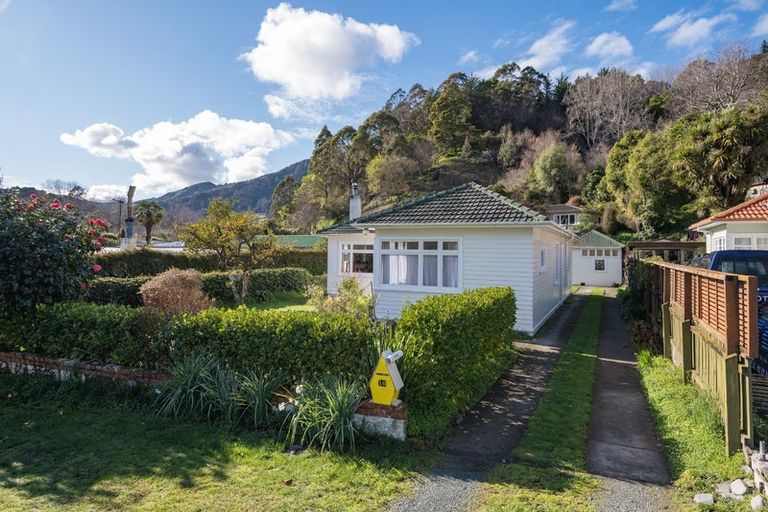 Photo of property in 16 Mill Street, Maitai, Nelson, 7010