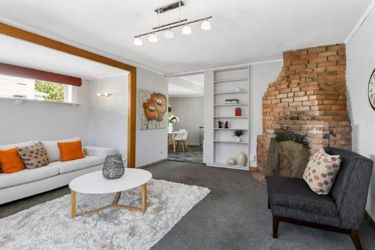 Photo of property in 35 Raroa Road, Kelburn, Wellington, 6012