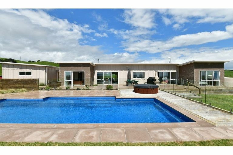 Photo of property in 3354 Kaipara Coast Highway, Glorit, Warkworth, 0984