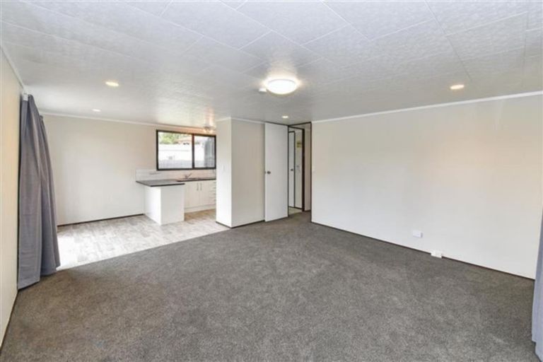Photo of property in 36 Seaward Place, Wattle Downs, Auckland, 2103