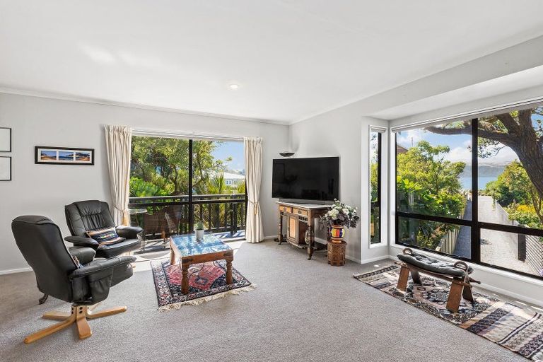 Photo of property in 126a Breaker Bay Road, Breaker Bay, Wellington, 6022