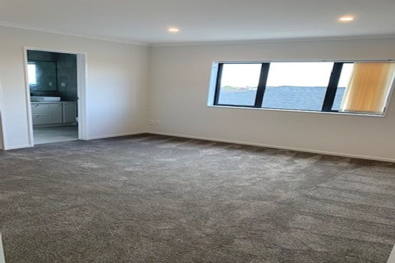 Photo of property in 40 Cooladawson Drive, Flat Bush, Auckland, 2019