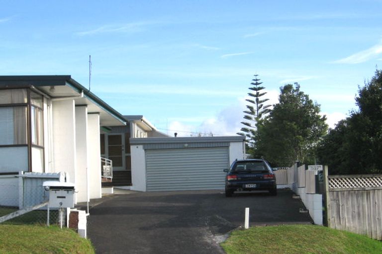 Photo of property in 2/9 Parrs Cross Road, Henderson, Auckland, 0612