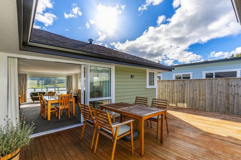 Photo of property in 4 Pukeko Place, Picton, 7220