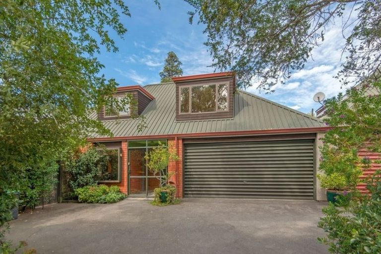 Photo of property in 2/14 Glandovey Road, Fendalton, Christchurch, 8052