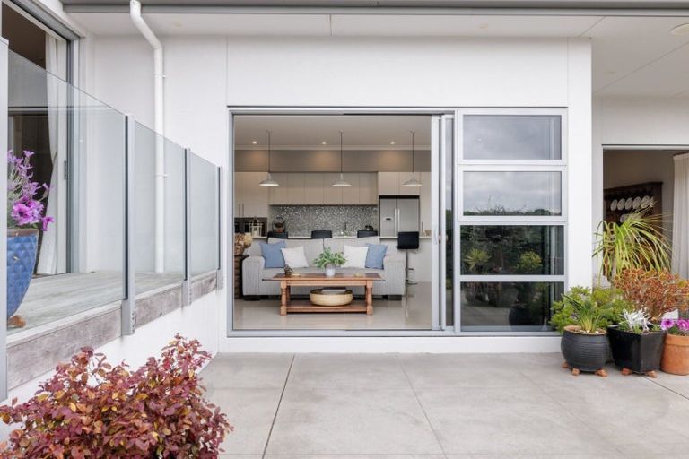 Photo of property in 16 Rexford Heights, Pyes Pa, Tauranga, 3112