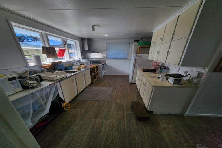 Photo of property in 6 Chadwick Crescent, Mangere East, Auckland, 2024