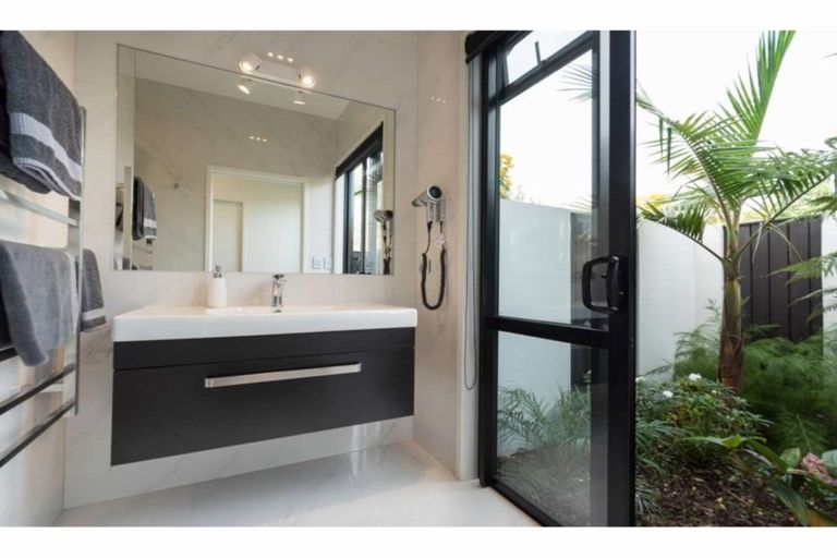 Photo of property in 10 Cochrane Drive, Kerikeri, 0230