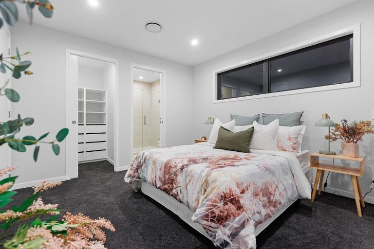 Photo of property in 7b Montrose Place, Highlands Park, New Plymouth, 4312