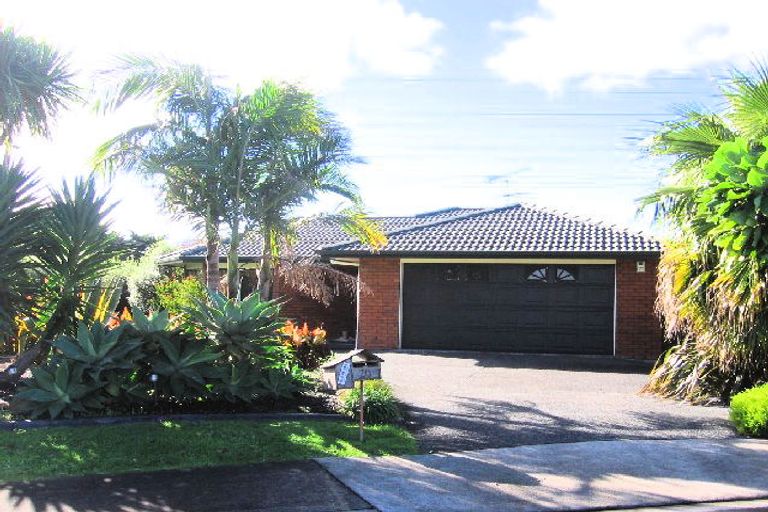 Photo of property in 20 Jade Court, Rosedale, Auckland, 0632