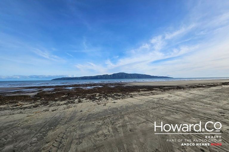 Photo of property in 89 Golf Road, Paraparaumu Beach, Paraparaumu, 5032