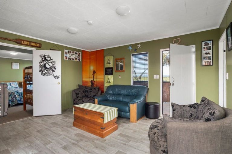 Photo of property in 159 Pukehina Parade, Pukehina, Te Puke, 3189