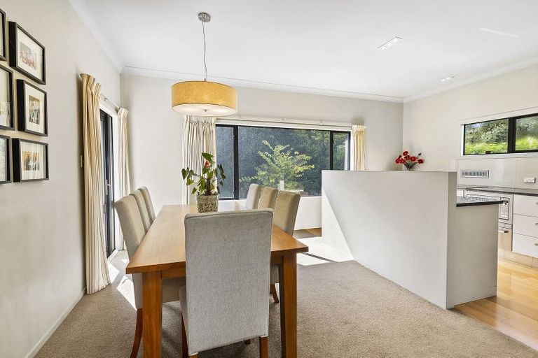 Photo of property in 18 Oxford Street, Tawa, Wellington, 5028