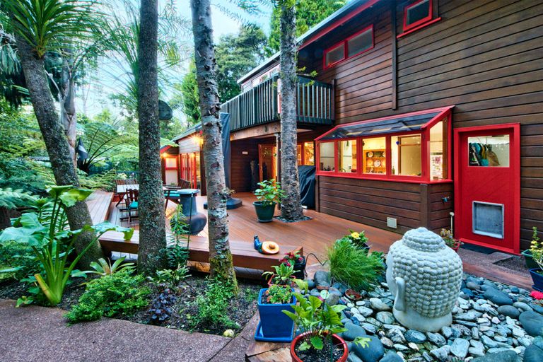 Photo of property in 16 Kauri Loop Road, Oratia, Auckland, 0604