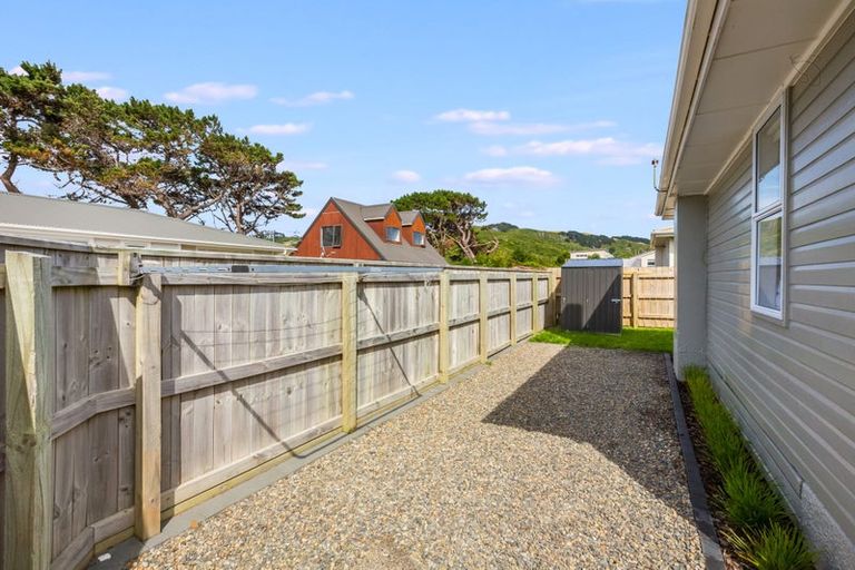 Photo of property in 39 Whanga Crescent, Titahi Bay, Porirua, 5022