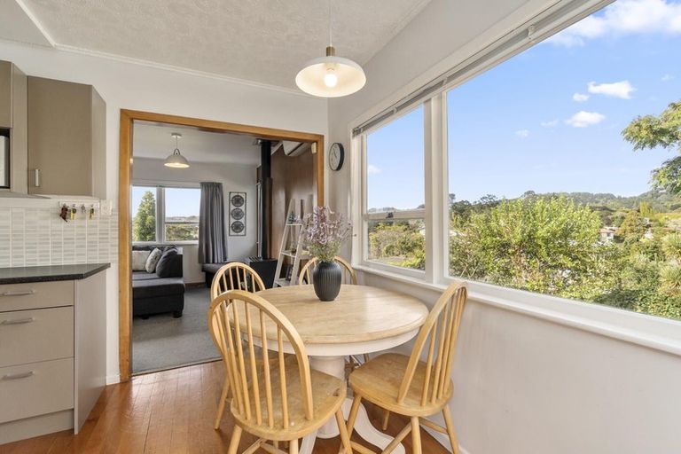 Photo of property in 19 Kashmir Road, Glen Eden, Auckland, 0602