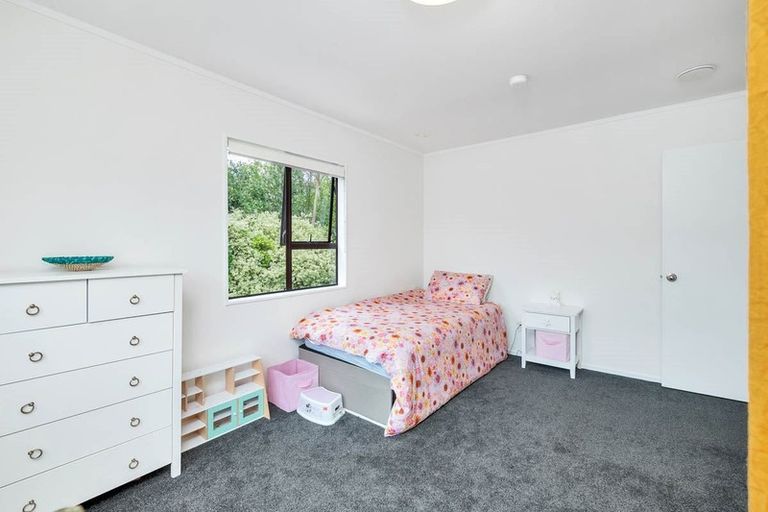 Photo of property in 1 Tiri View Place, Waiake, Auckland, 0630