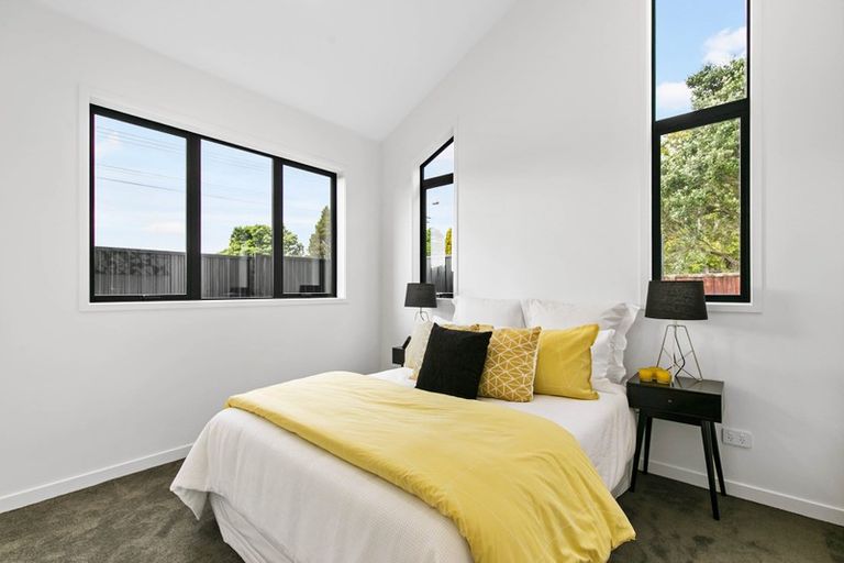 Photo of property in 54d Te Atatu Road, Te Atatu South, Auckland, 0610