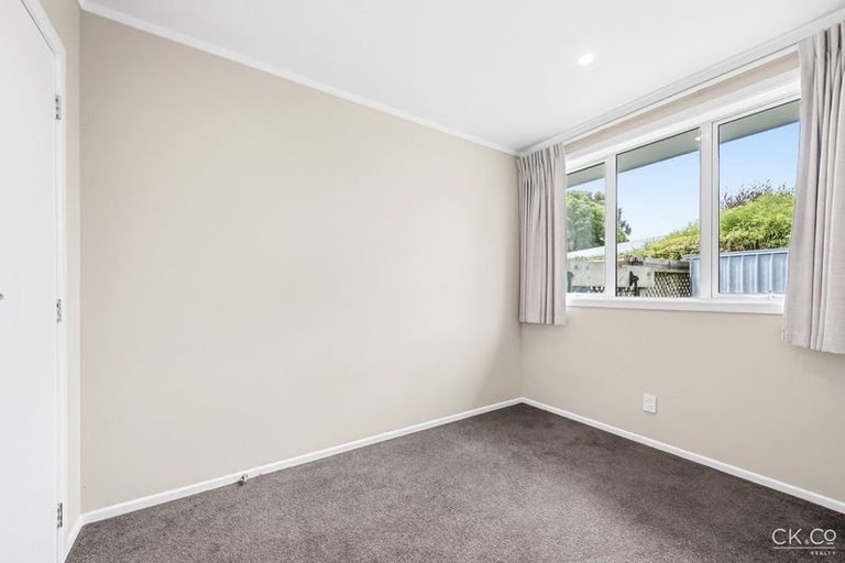 Photo of property in 1/12 Poplar Grove, Ebdentown, Upper Hutt, 5018