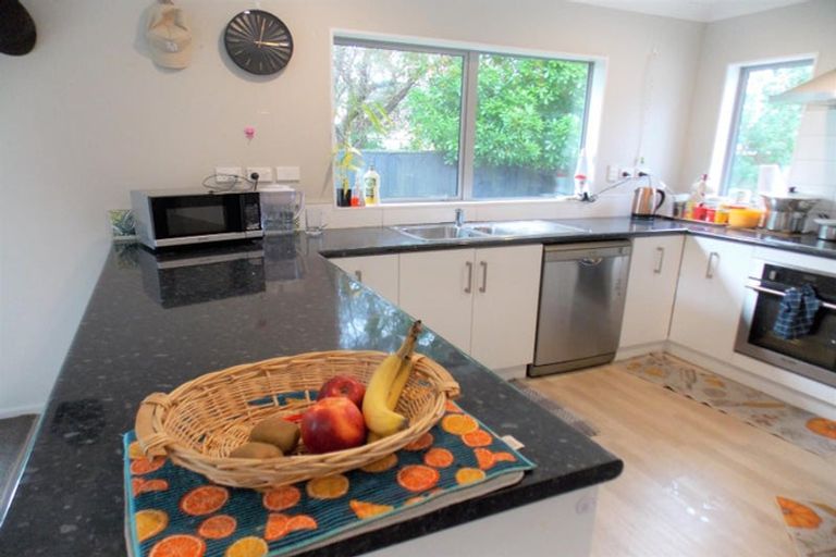 Photo of property in 2/368 Stokes Valley Road, Stokes Valley, Lower Hutt, 5019