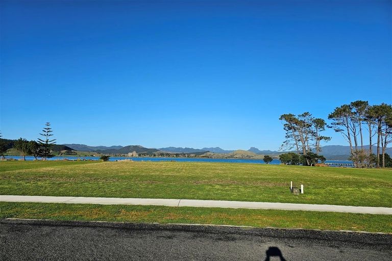 Photo of property in 12 Taniwha Place, Matarangi, 3592
