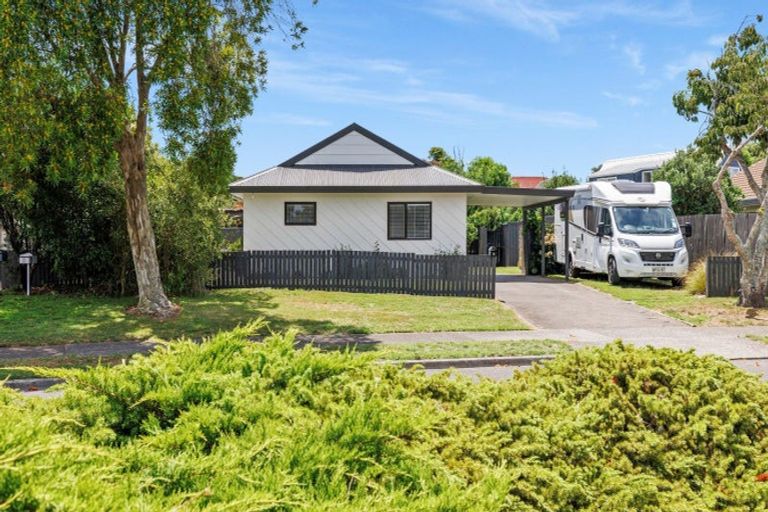 Photo of property in 8 Hayley Grove, Papamoa Beach, Papamoa, 3118