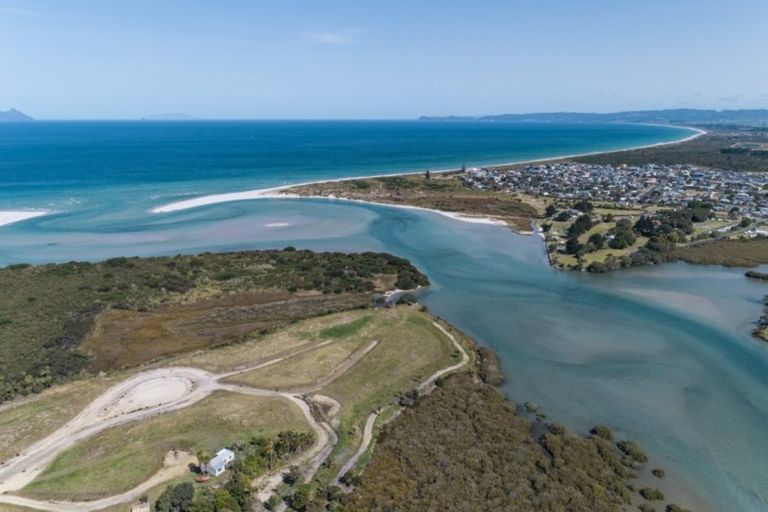 Photo of property in 127 Tamure Place, Ruakaka, 0116