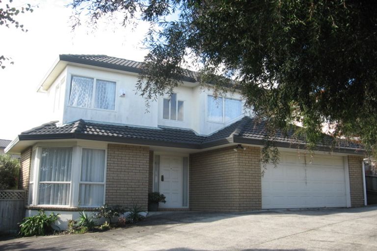 Photo of property in 1/2 Eske Place, Highland Park, Auckland, 2010