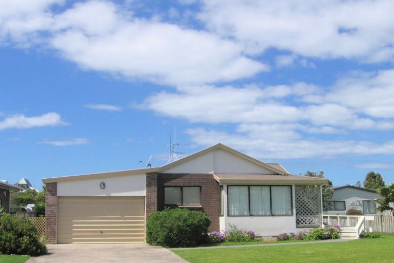 Photo of property in 8 Hereford Place, Waihi Beach, 3611