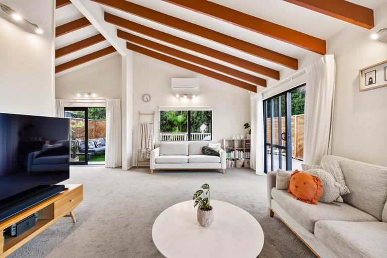 Photo of property in 25 Broadfield Street, Massey, Auckland, 0614