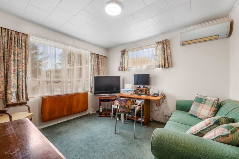 Photo of property in 28 Brightwater Crescent, Totara Park, Upper Hutt, 5018