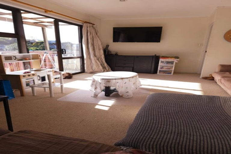 Photo of property in 34 Finn Place, Totara Vale, Auckland, 0629